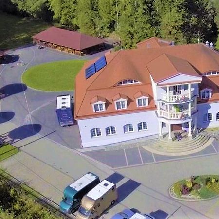 Hotel Dwor Maria Antonina Strzyżów Exterior foto